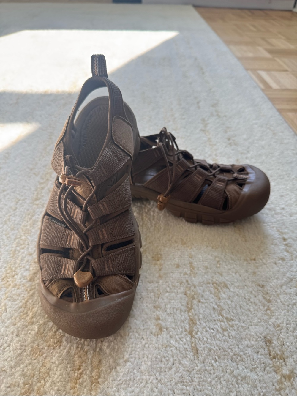 KEEN Brown Closed Toe Hiking Sport Sandals – Men’s US 9.5